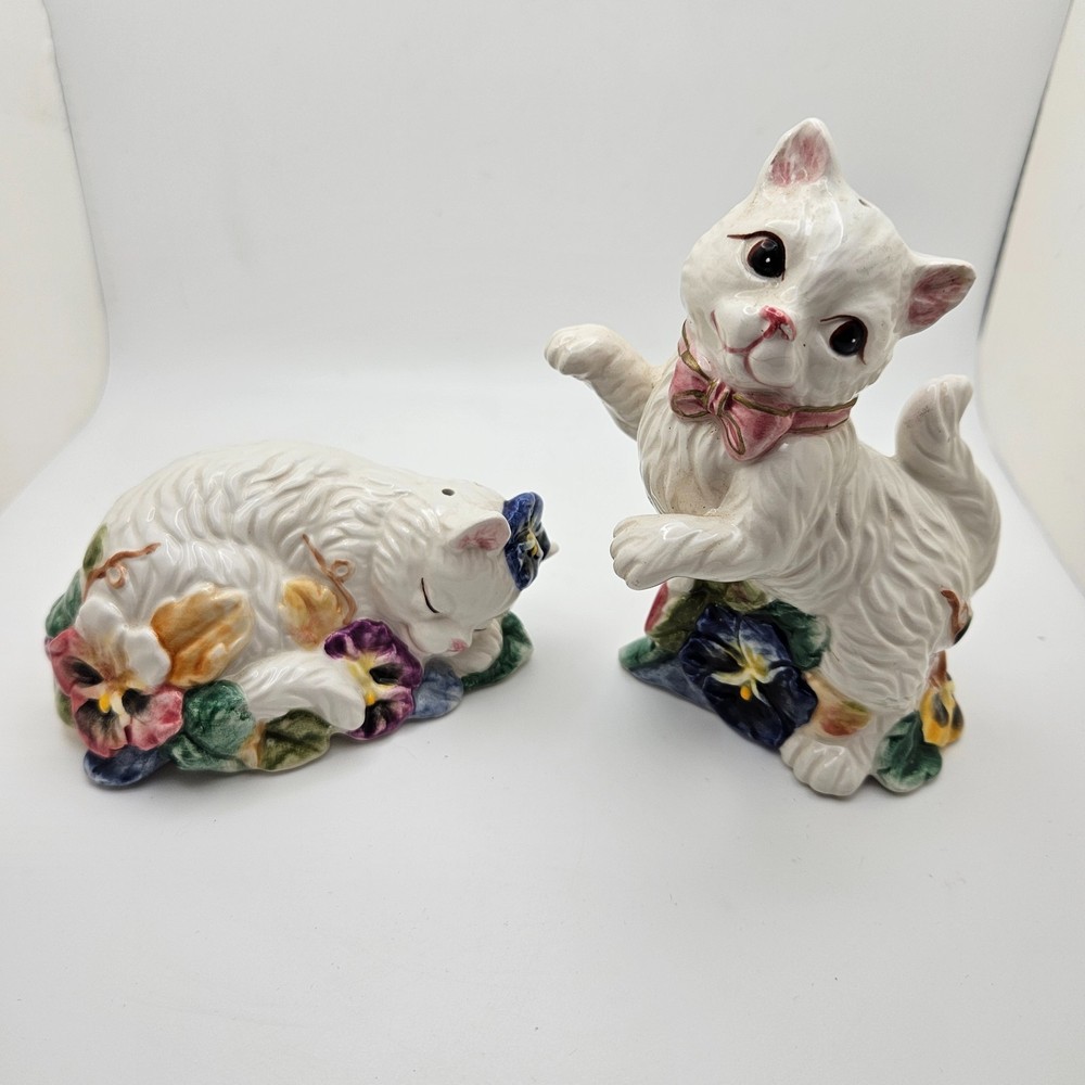 Vintage White Ceramic Cat Salt & Pepper Shakers Set Floral Kittens Bow 4” Tall
