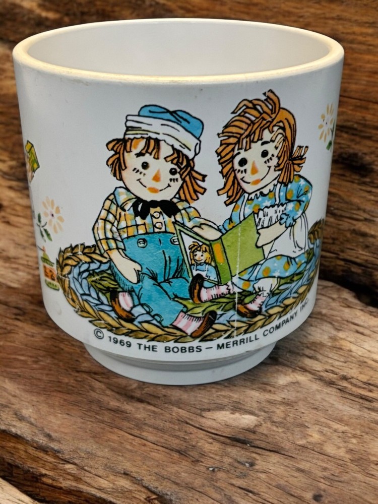 Vintage 1969 Bobbs Merrill Raggedy Ann & Andy Melamine Cup Mug Childs
