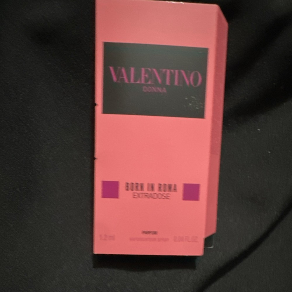 Valentino Born In Roma Extradosse Parfum Spray 1.2ml 0.04 fl oz