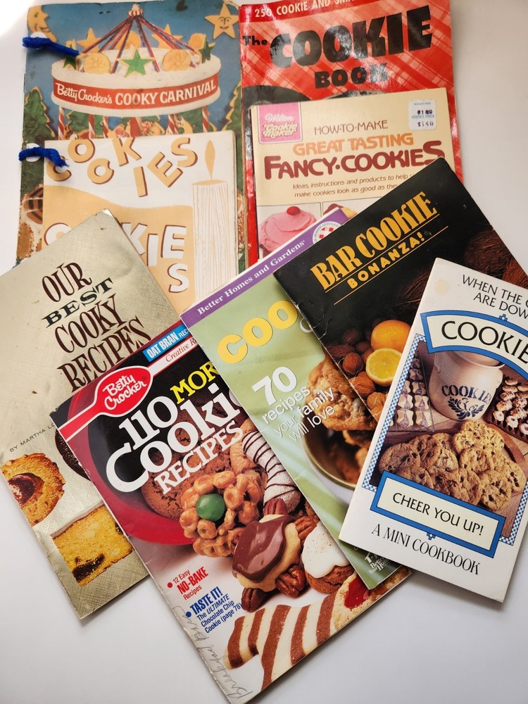 Lot of 9 Cookie Recipe Booklets Some Vintage