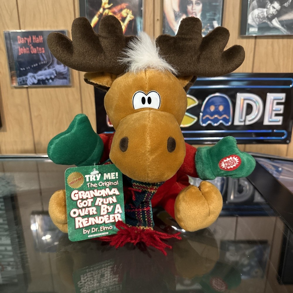 Dr Elmo Grandma Got Run Over by a Reindeer Animated Stuffed Moose Works W/Tag
