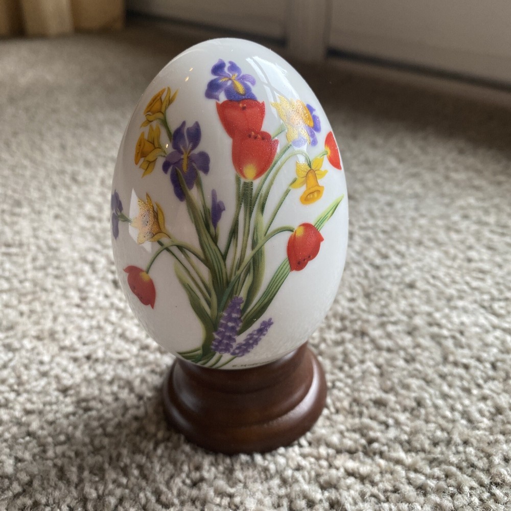 Vintage Avon 1988 Gifts of Nature Porcelain Egg Spring Brilliance Collectible