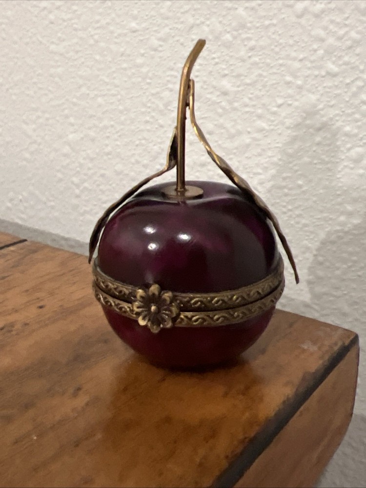 LIMOGES Rochard Trinket Box Peint Main Cherry 2 Inches Tall