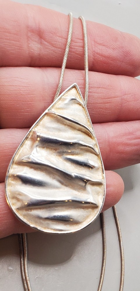 Sterling Artisian Modernist Wave Pendant On 26