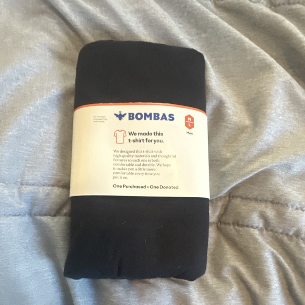 Bombas Men's Black T-Shirt Regular Fit Medium/Large Size M/L Casual Comfortable