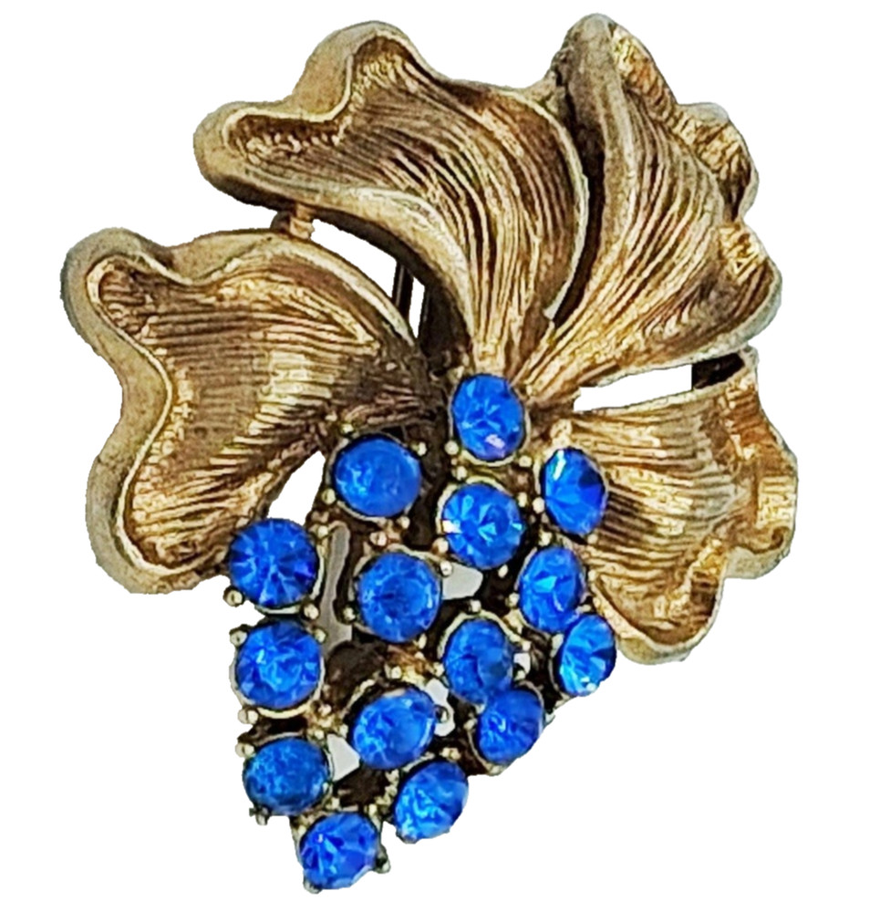 Vtg Blue Rhinestone Grape Cluster Pin Gold Tone Leaf Brooch 1.75