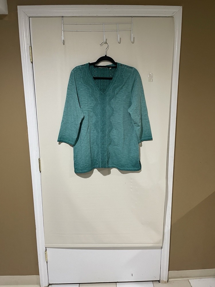 Soft Surroundings Teal V-Neck Lace Trim Top Size XL  In Excellent Condition