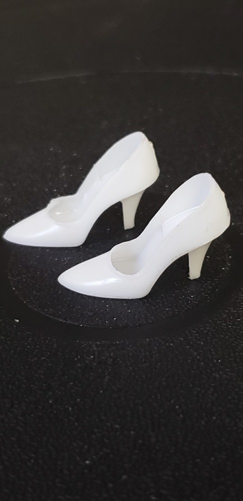 Vintage Barbie Original White Japan Closed Toe Pumps Shoes Excellent Condition