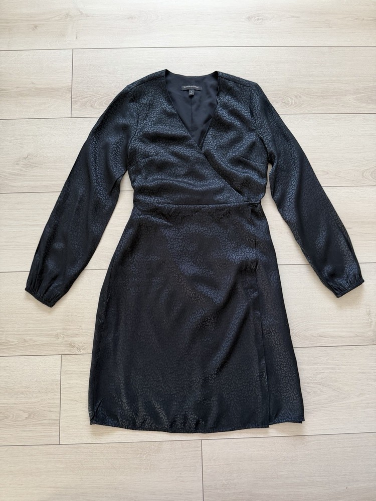 Banana Republic Women’s Wrap Dress Black Leopard Print Long Sleeve Size M