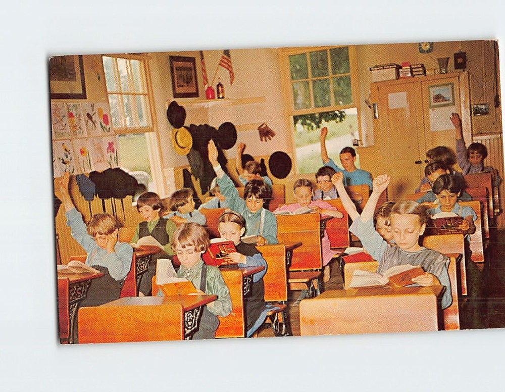 Postcard Amish Children at School Greetings From The Penna. Dutch Country PA USA
