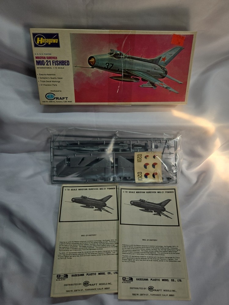 Hasegawa 1/72 MIG-21 Fishbed USSR-bloc & allies jet fighter kit NEW OPEN BOX