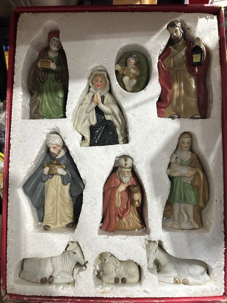 Vintage Hand Painted Ceramic Nativity 10 Pc Set