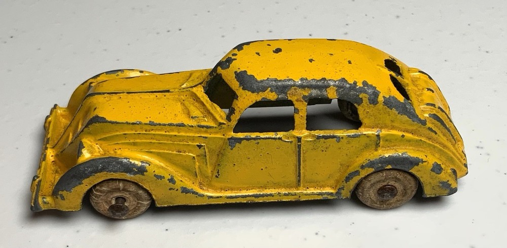 Vintage 1930’s Hubley Cast Iron 4 Doors Sedan Yellow 3.5”