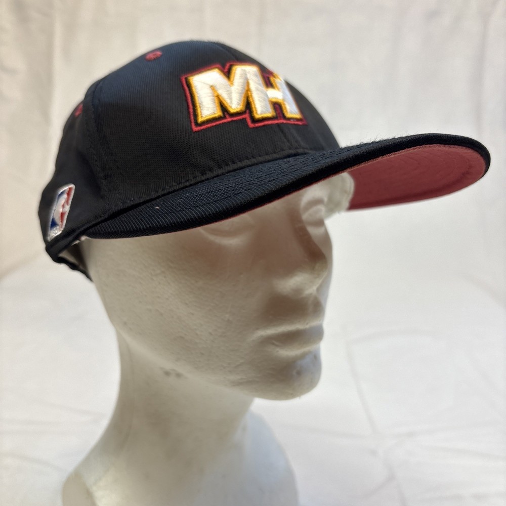 Vintage Adidas NBA Miami Heat S/M Fitted Black Hat