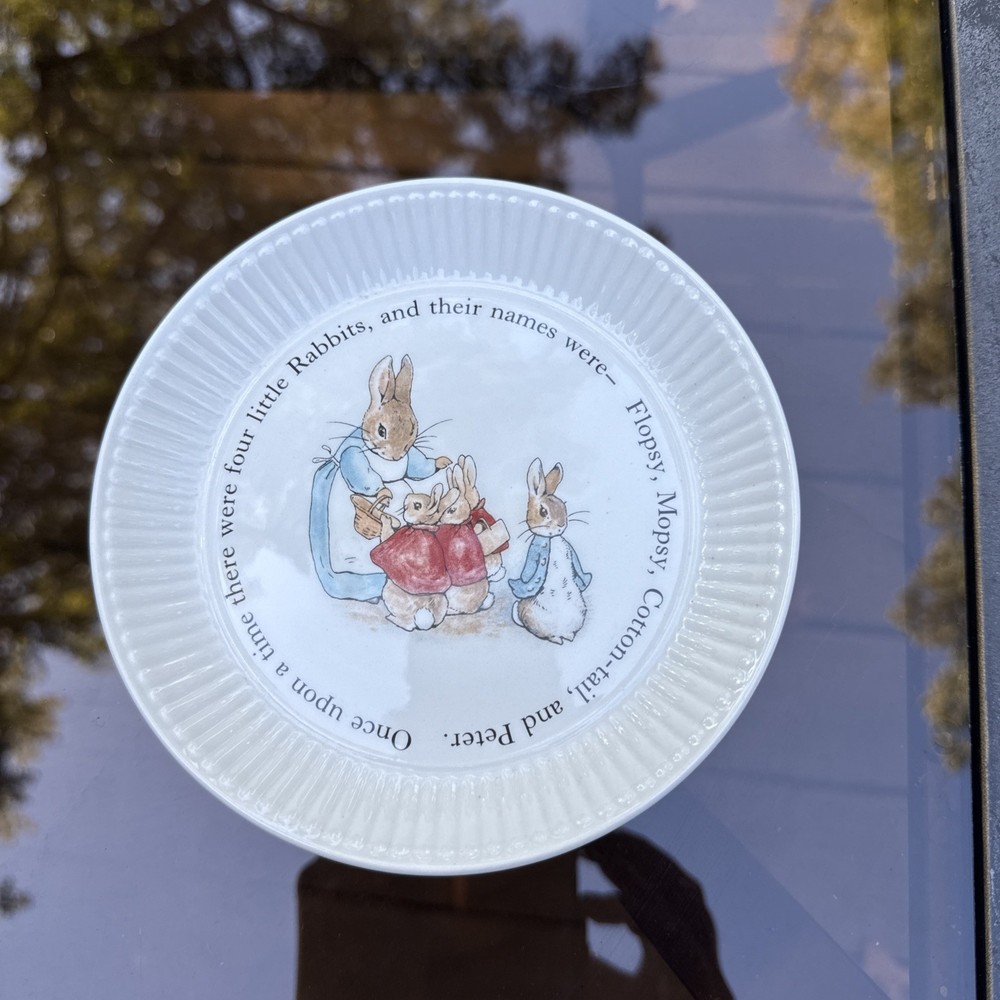 Wedgwood Etruria Barlaston Eng. Peter Rabbit 6 1/8