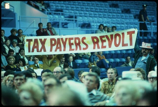 Photo: Commack Arena, Long Island NY Howard Jarvis 1978 Tax Payers Revolt Demo