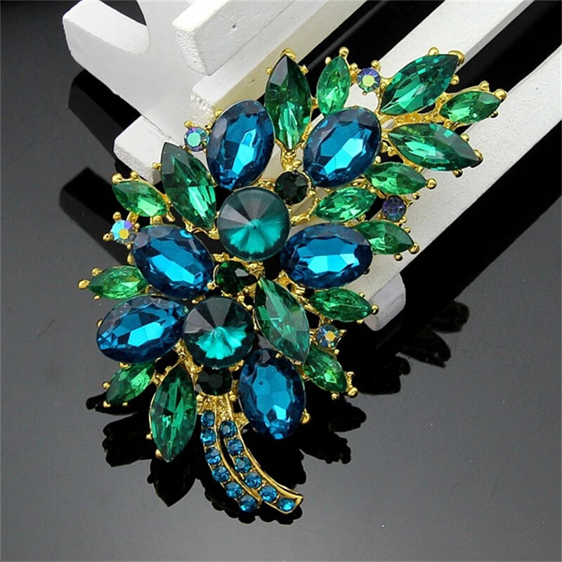 New Multicolor Feather Brooch Fashion Pink Corsage Crystal Lapel Pin Accessories