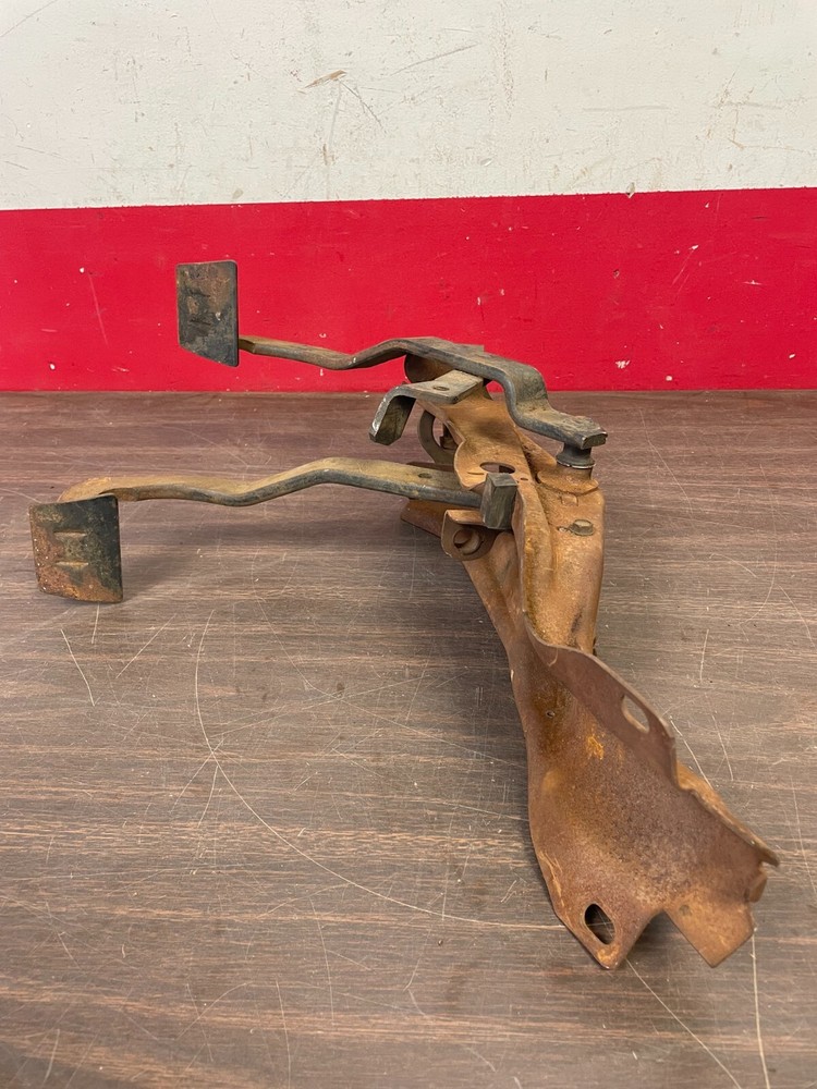 1965 1966 BUICK SKYLARK 4 SPEED CLUTCH BRAKE PEDAL ASSEMBLY 225