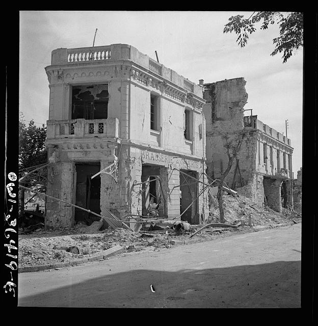 Photo:Bombed Ruined Building 1930s-1940s War Damage Street Scene