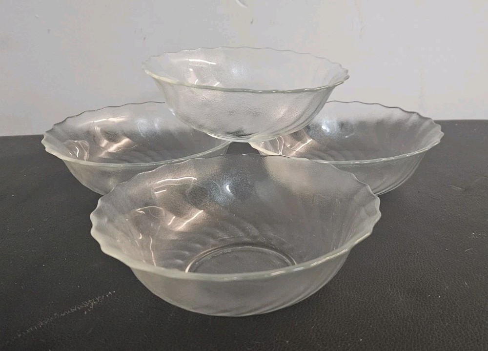 Arcoroc Clearbrook 6.25-inch Textured Clear Glass Cereal Bowls Swirl Stackable Set of 4