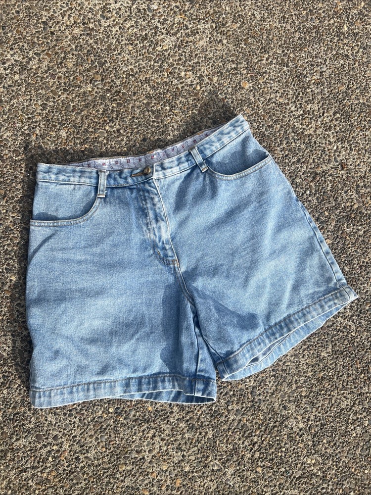 2002 Christopher & Banks Women’s Denim Jean Shorts Size 10