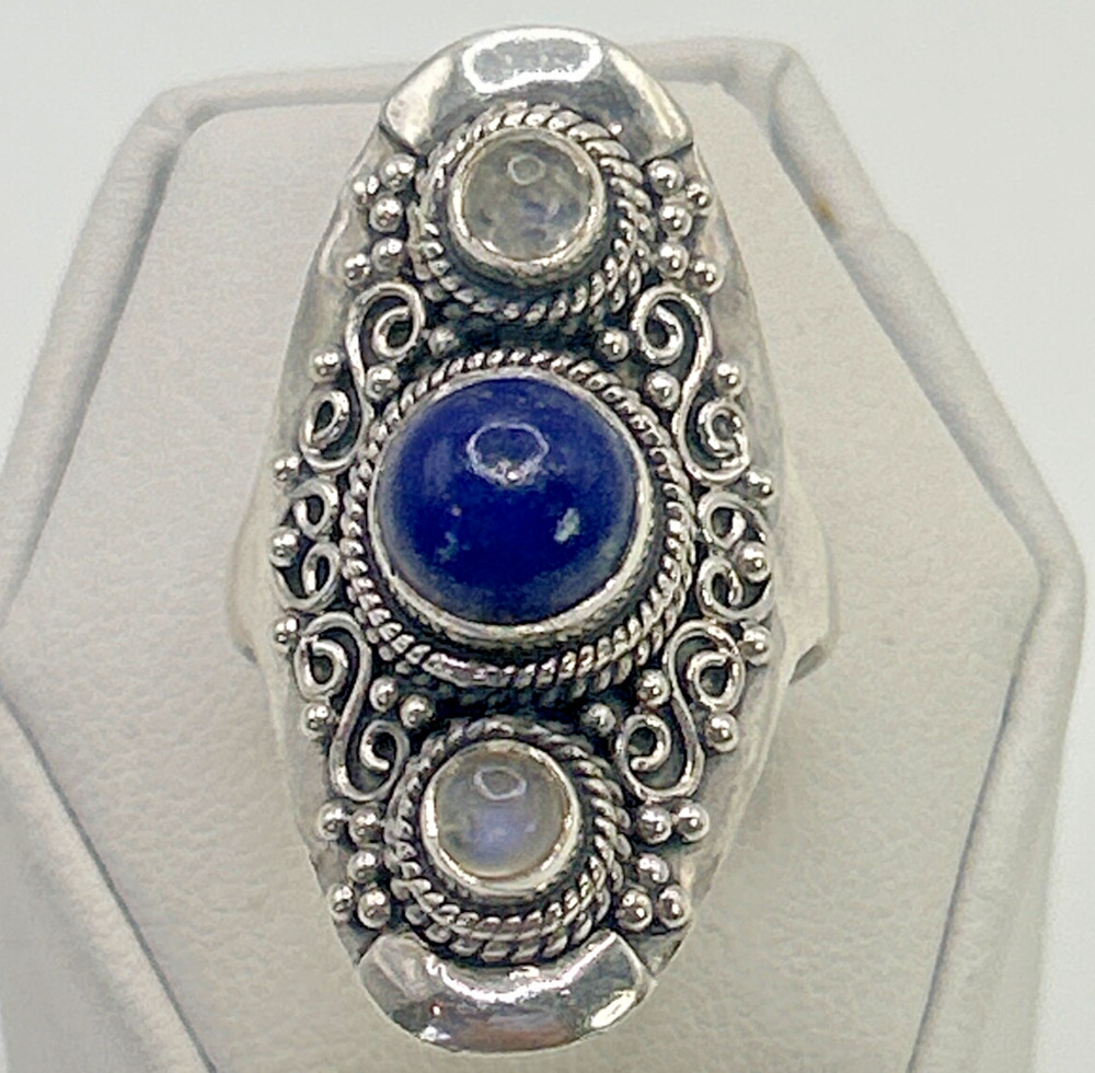 STUNNING .925 Vintage Sterling Silver Estate Ring Size 7.75 with Blue Stone