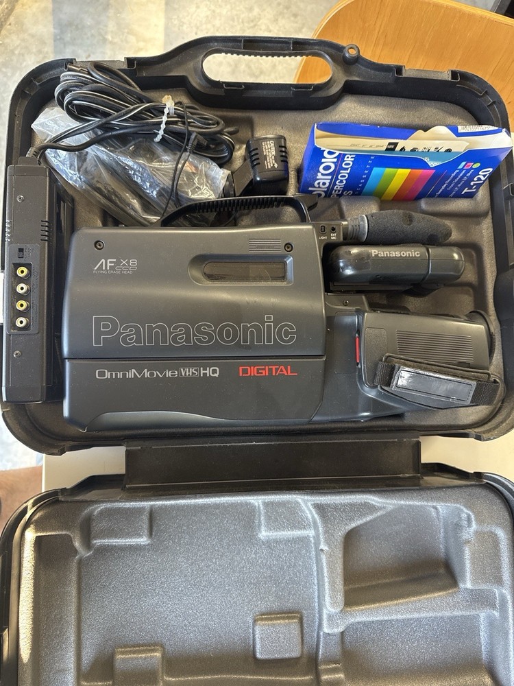 Panasonic OmniMovie VHS HQ Camcorder Bundle w/ Case Battery Light Mic