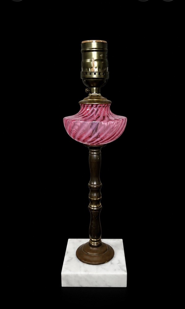 VINTAGE FENTON CRANBERRY SWIRL OPALESCENT GLASS Table LAMP ON MARBLE BASE