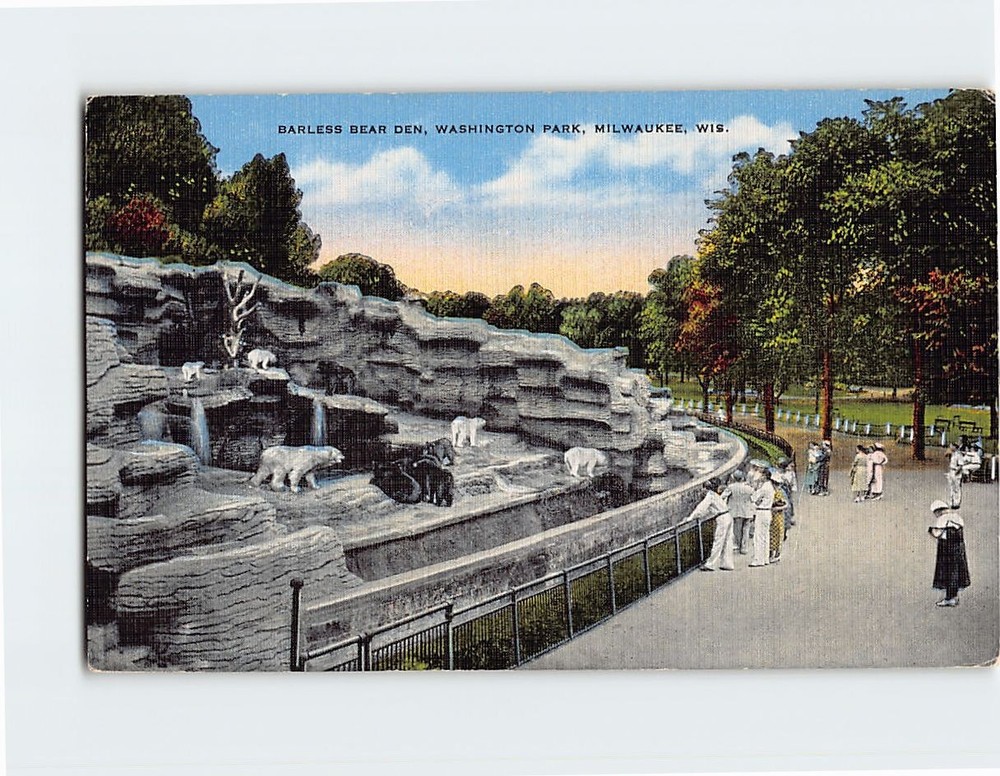 Postcard Barless Bear Den Washington Park Milwaukee Wisconsin USA