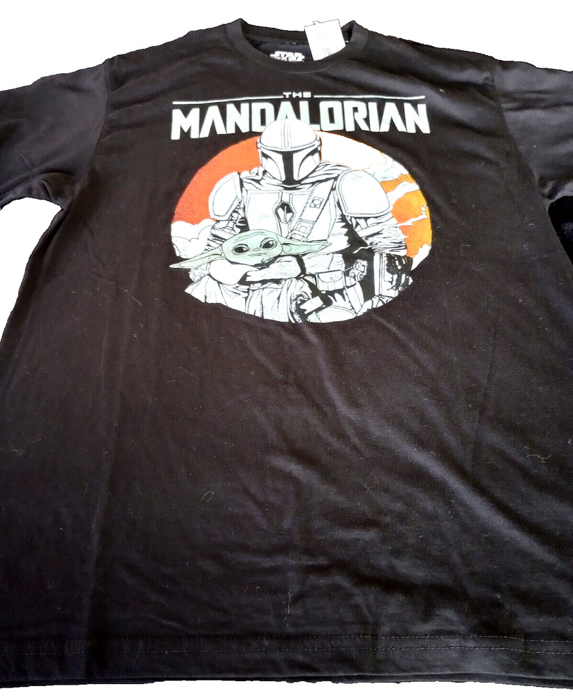 Star Wars The Mandalorian Baby Yoda  T-shirt (Grogu)  Size Lg Black Tee clothing