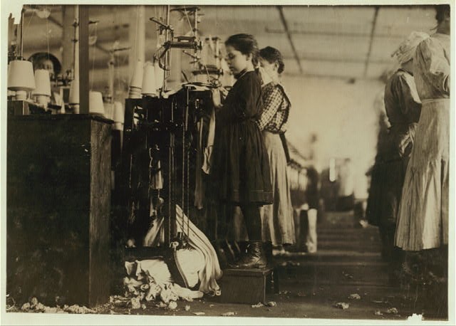 Photo:Loudon Tennessee 1910 Child Hosiery Mill Knitter Standing on Box