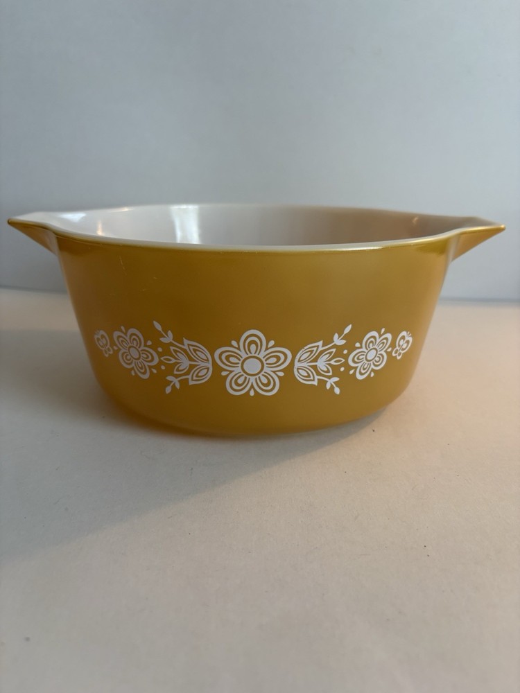 Vintage Pyrex 475-B Butterfly Gold Round Casserole Dish 2 1/2 qt No Lid