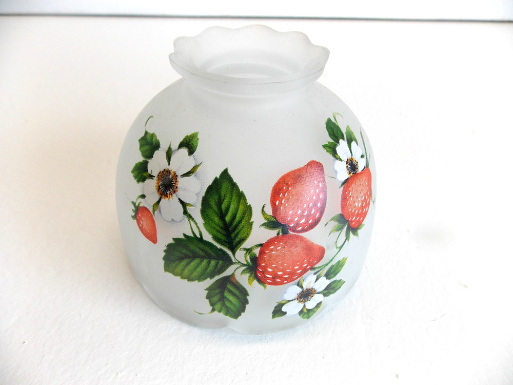 Westmoreland Frosted Fairy Lamp Shade Top Strawberry *