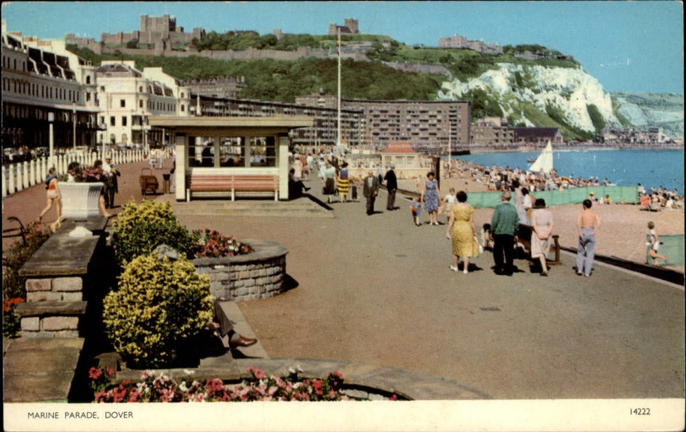 Dover Kent Co England promenade harbor castle sailboat unused vintage postcard