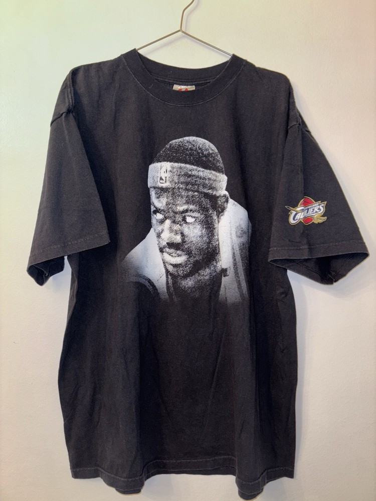 Vintage LeBron James Cleveland Cavaliers Majestic 2XL XXL NBA Tee Shirt