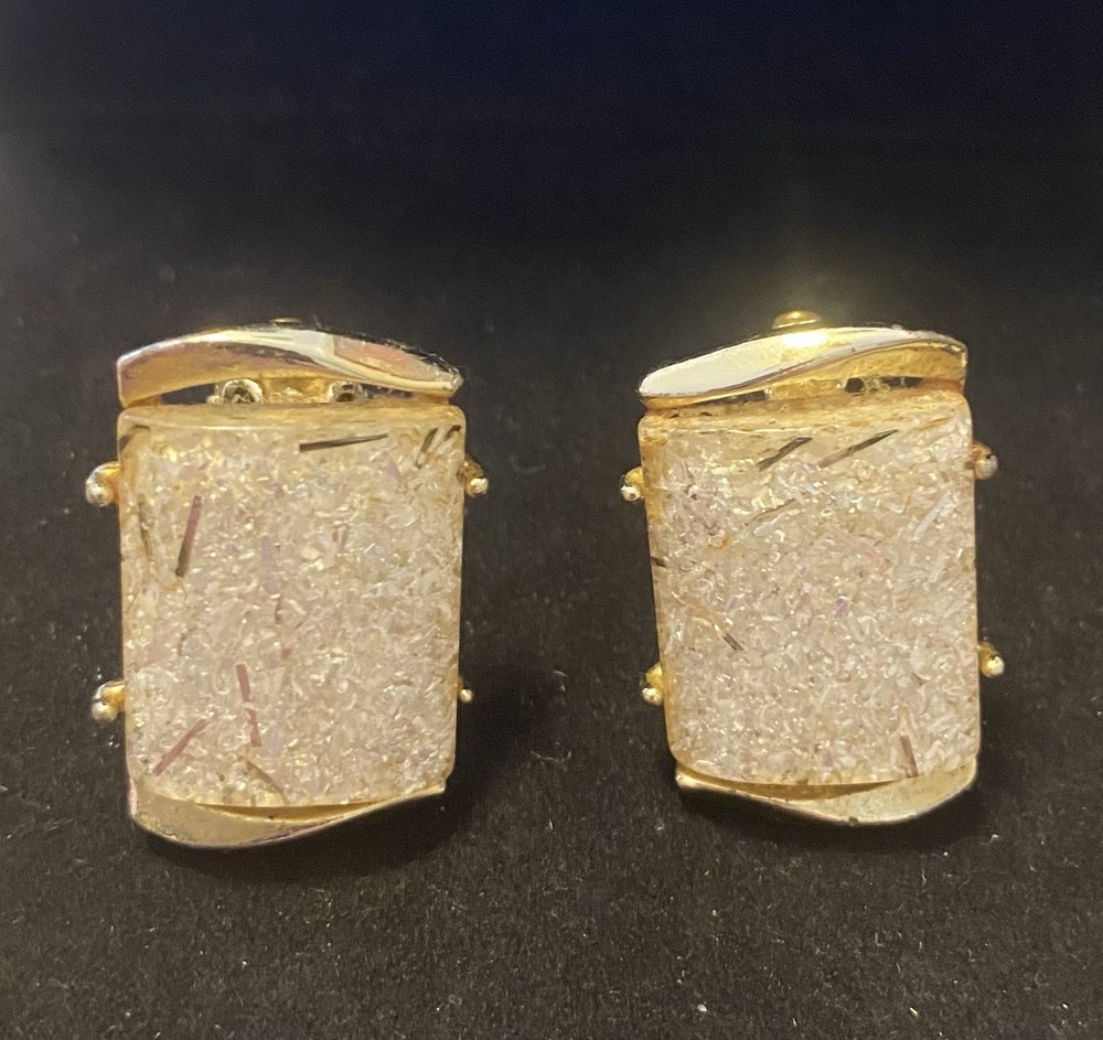 Vintage Tara Clip-On Earrings Featuring Gold Tone Rectangle Signed Design