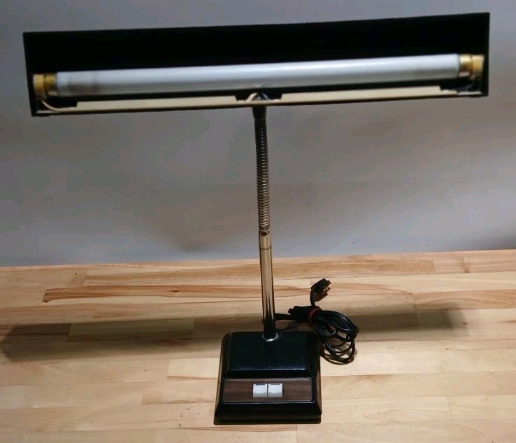 Vintage Underwriters Laboratories Black Fluorescent Gooseneck Desk Lamp - Works