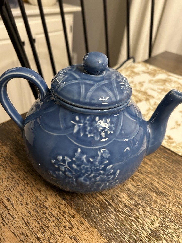 Vtg Bordallo Pinheiro Majolica Blue Water Lilies Teapot BP14 Made in Portugal