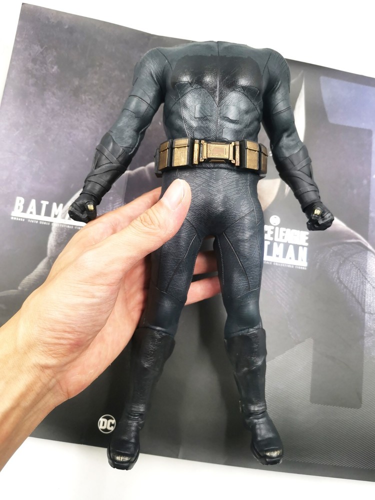 Used Hot Toys HT 1/6 Batman Body Figure Justice League MMS455 Justice League