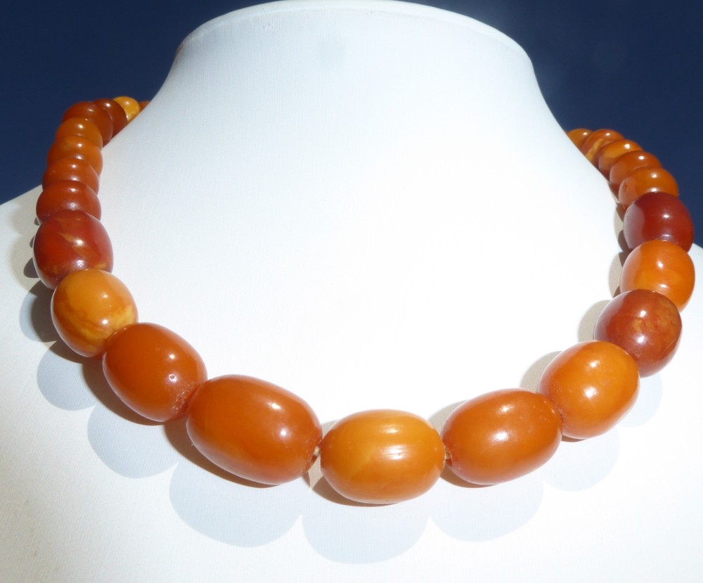 VINTAGE Older Amber Necklace Butterscotch Baltic Graduated Beaded