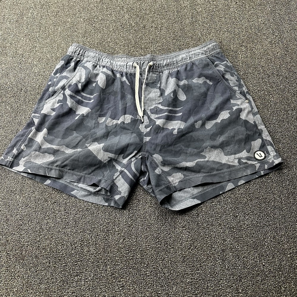 Vuori Kore Shorts Mens XL Blue Camo Athletic Training Board Shorts V367