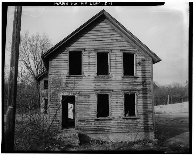 1. VIEW NORTH SHOWING SOUTH (FRONT) ELEVATION - Simpsonville, 20 Power Avenue