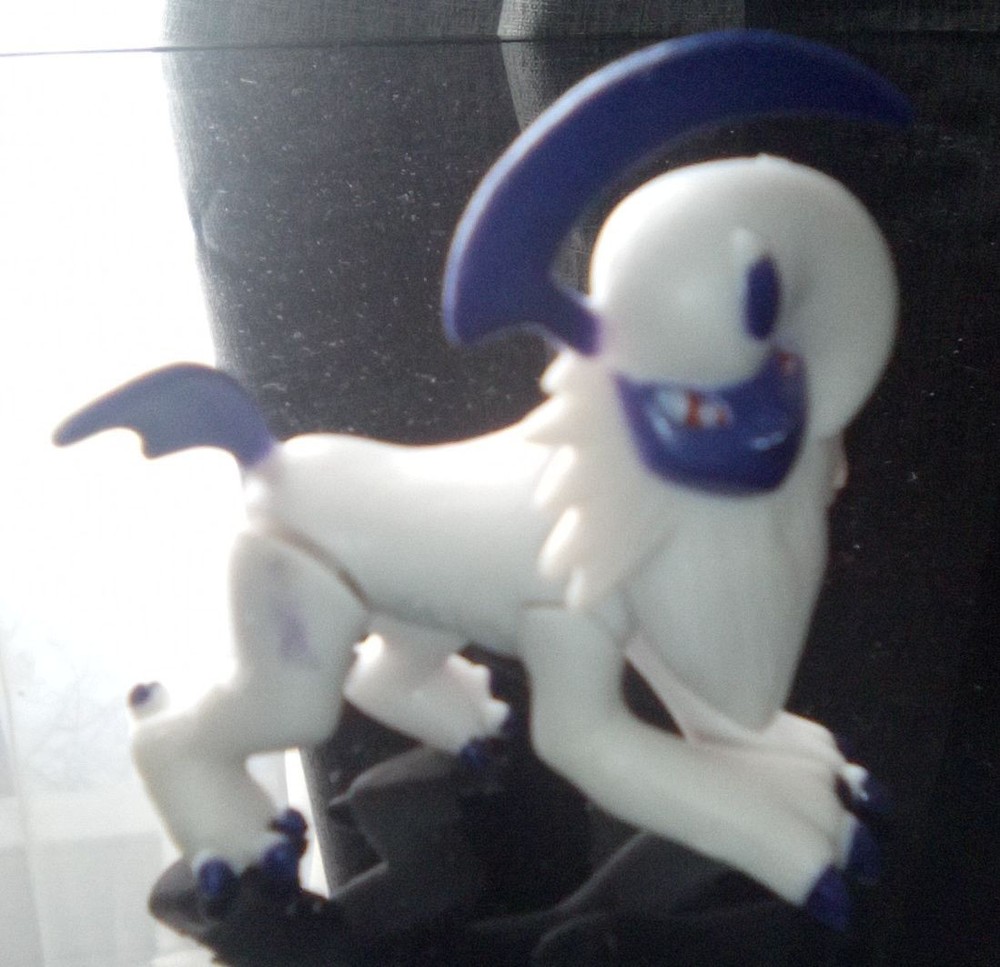 Absol Pokemon Monster Tomy Yujin Zukan Mini Collection Figure Toy Japan.