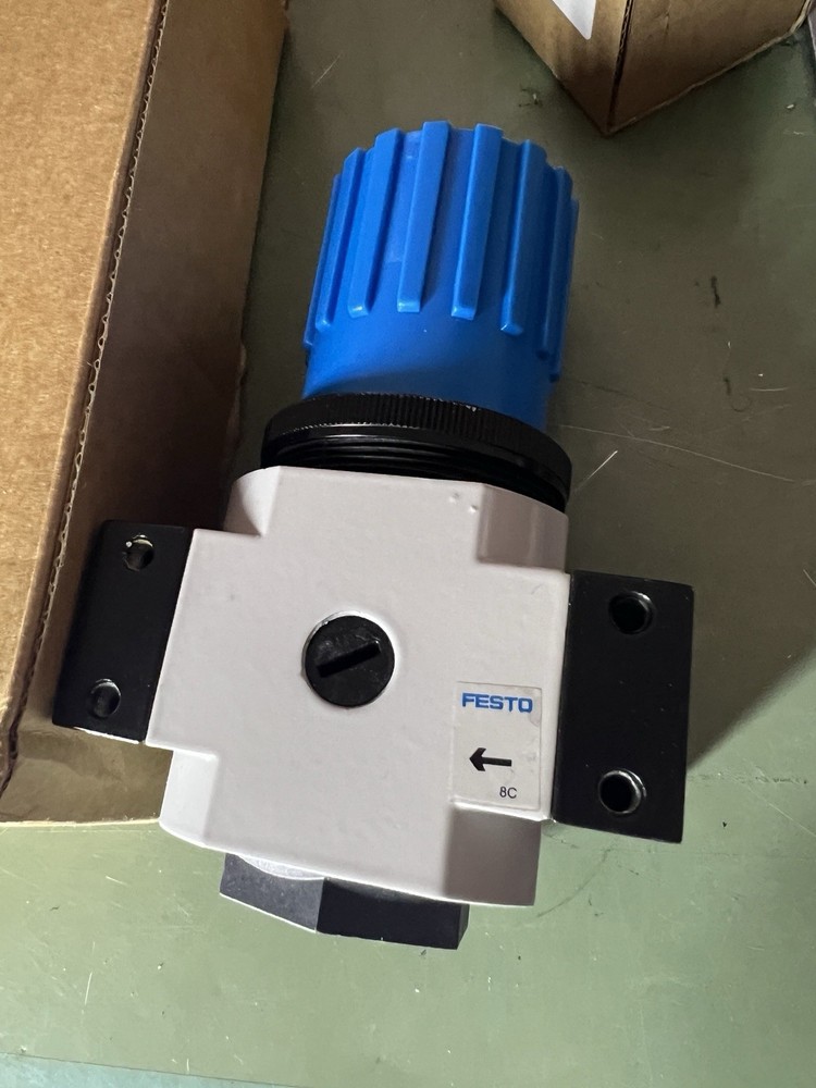 New In Box FESTO LR-1/4-D-MINI 159625 Reducing Valve