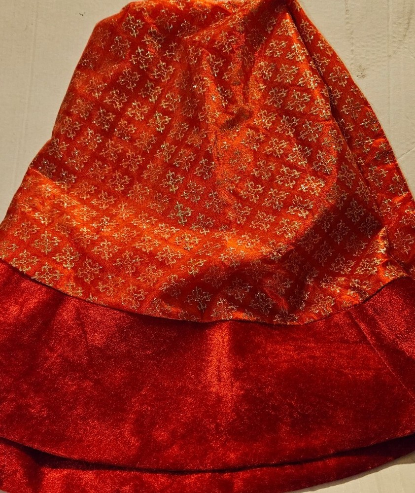 Red Velvet Trim & Gold Glitter Accent 50