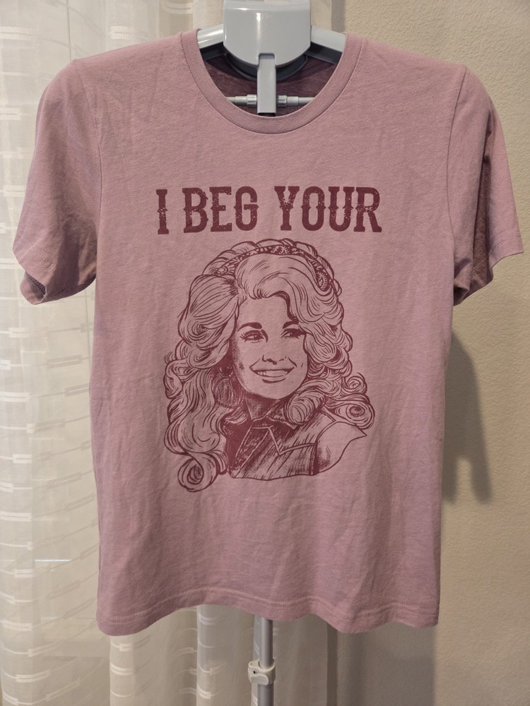Rowdy Crowd Clothing I Beg Your Pardon Dolly Parton Shirt Medium Pink
