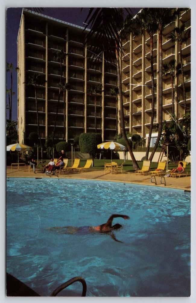Town & Country Hotel San Diego CA Swimming Pool Vintage Chrome Postcard