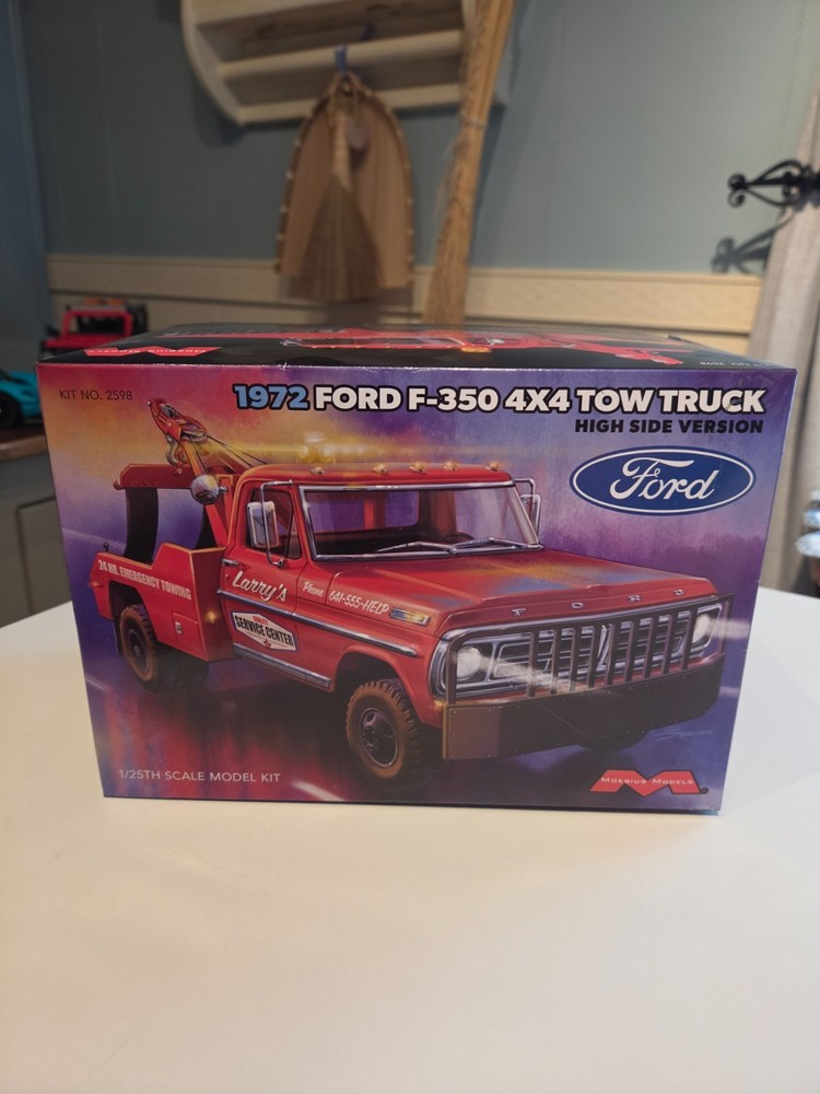 1/25 scale model car kit