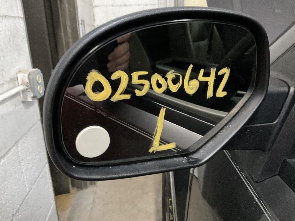 Driver Side Manual Sail Mount Mirror for 07-14 Sierra 2500 Pickup 4828252