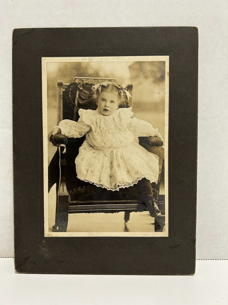Cabinet Card Photo Well Dressed Young Girl Toddler Late 1800's
